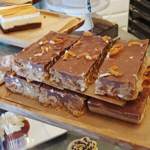 Peanut Pretzel Bar